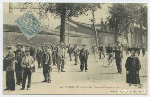 Sortie des usines De Dietrich et Cie (Lunéville)